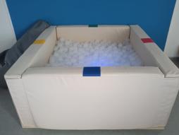 Сухой бассейн с подсветкой